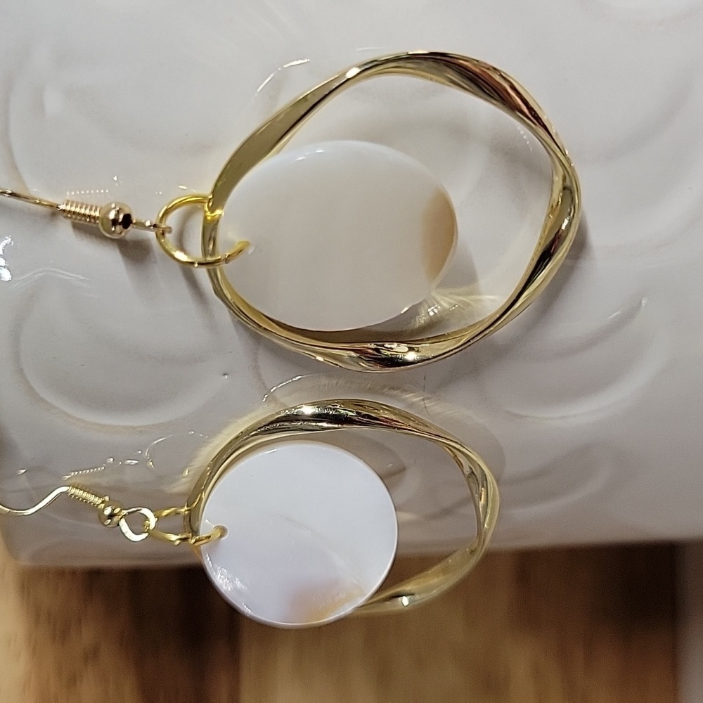 SEASHELL RING DROP EARRINGS - Picture 2 of 7